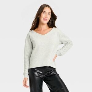 Women's Oversized Sweatshirt - Universal Thread™ Heather Gray Small